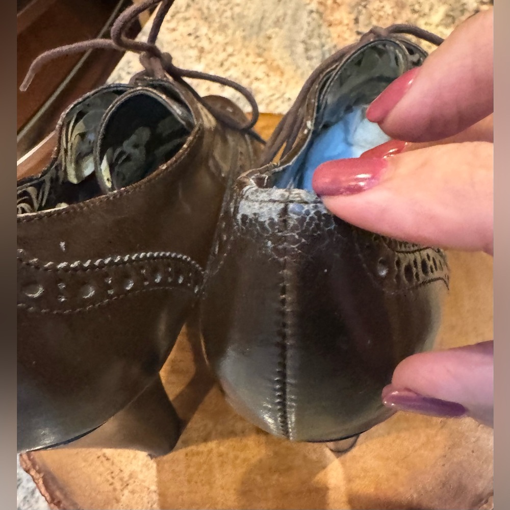 Bongo lace up brown bootie  shoes. Size 7.5 - Picture 10 of 14